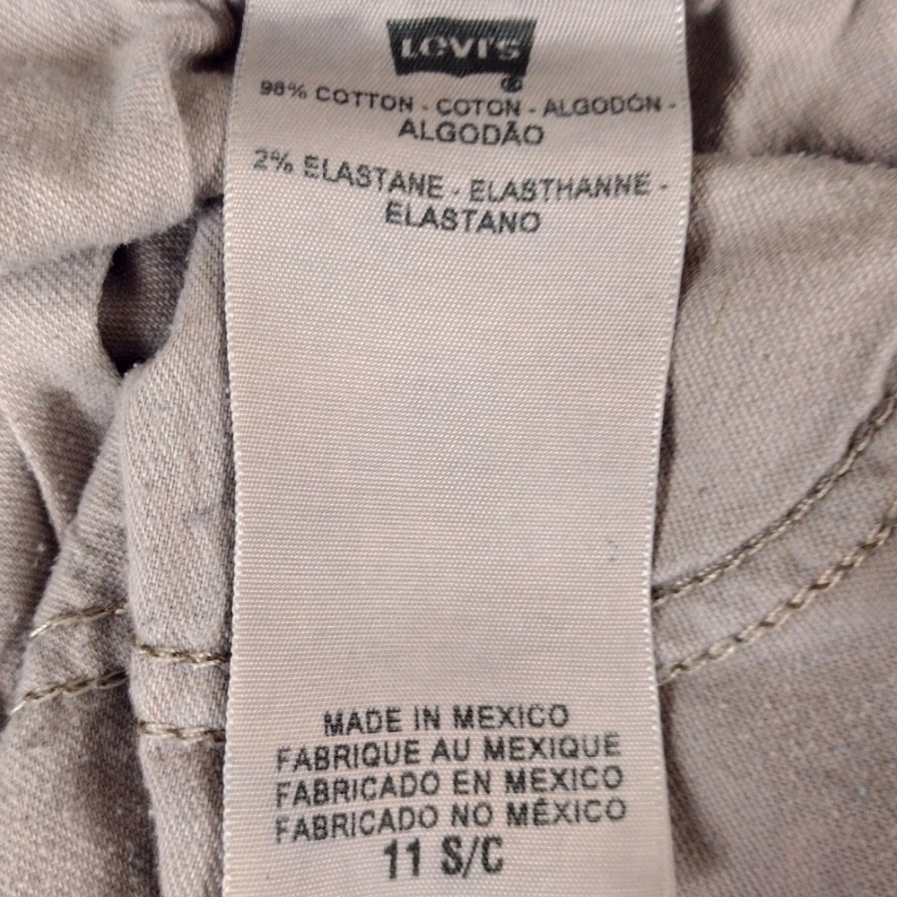 Levis 524 Too‎ Superlow Denim Shorts Medium Wash Cut Off Frayed Hem Size 11 S/C - Picture 3 of 10